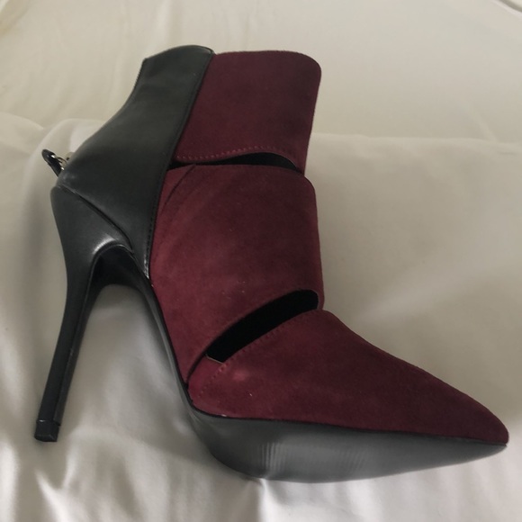 Burgundy Booties by Steve Madden. Black leather on the back. - Picture 3 of 3